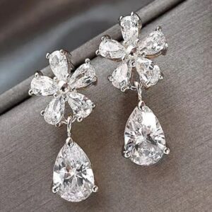 1 Paar Ohrstecker Blume mit Tropfenanhänger - Weiss